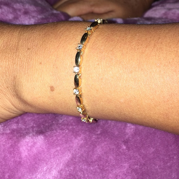 Avon bracelet - Picture 1 of 2